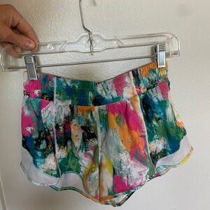 Lululemon Hotty Hot Low Rise 2.5”